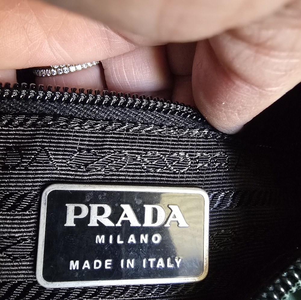 Authentic Prada Forest Green Messenger Bag - Picture 10 of 15